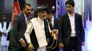 Afghanistan war: Deadly bomb attack hits election rally Afghanistan war: Deadly bomb attack hits election rally
