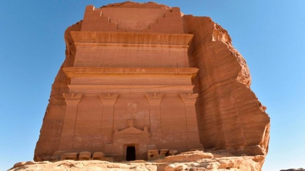 Saudi Arabia to open its doors to foreign tourists for the first time
Saudi Arabia to open its doors to foreign tourists for the first time
