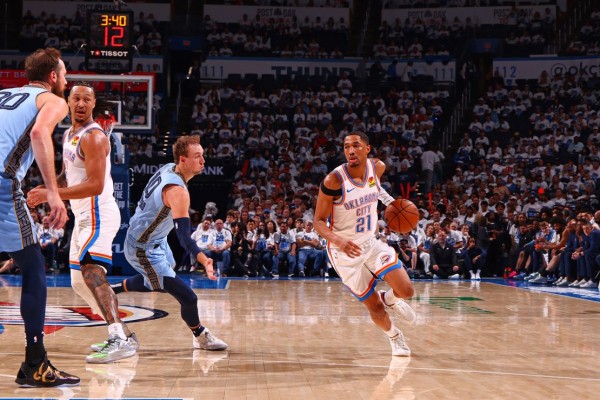 NBA Playoffs: Steph Curry leads Golden State Warriors to Game 1 win and more from Sunday’s action
NBA Playoffs: Steph Curry leads Golden State Warriors to Game 1 win and more from Sunday’s action