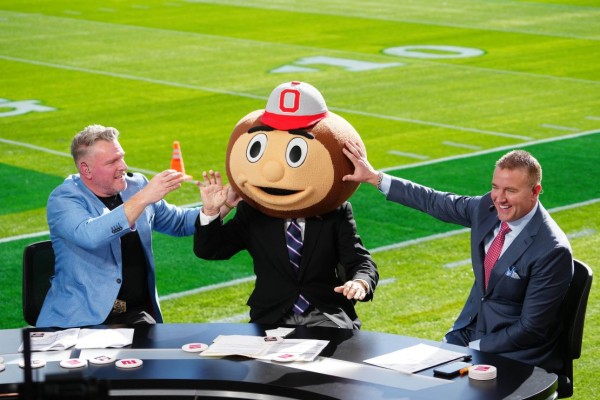 Iconic ESPN broadcaster Lee Corso to retire from ‘College Gameday’
Iconic ESPN broadcaster Lee Corso to retire from ‘College Gameday’