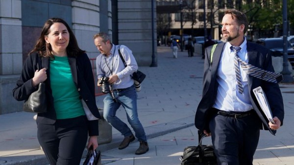 Could Meta be forced to sell Instagram and WhatsApp - and would it matter? Could Meta be forced to sell Instagram and WhatsApp - and would it matter?