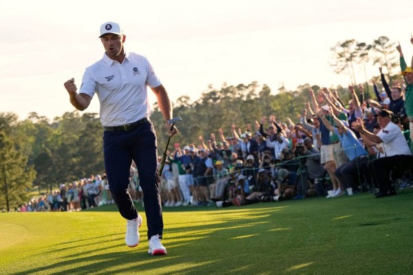 ‘He’s out of his mind right now’: Rory McIlroy blazes to historic third round lead at the Masters
‘He’s out of his mind right now’: Rory McIlroy blazes to historic third round lead at the Masters
