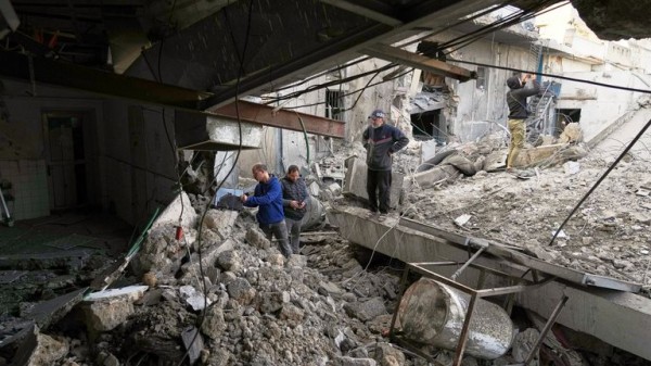 Israeli air strike hits Gaza hospital Israeli air strike hits Gaza hospital