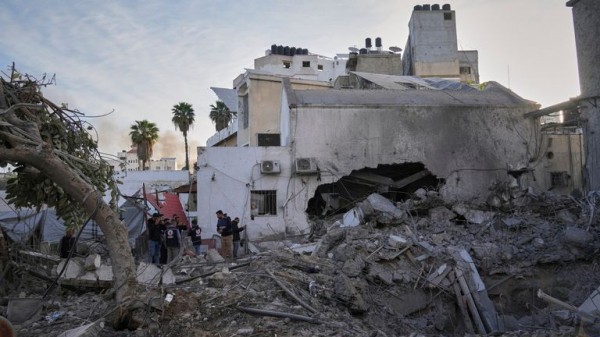 Israeli air strike hits Gaza hospital Israeli air strike hits Gaza hospital