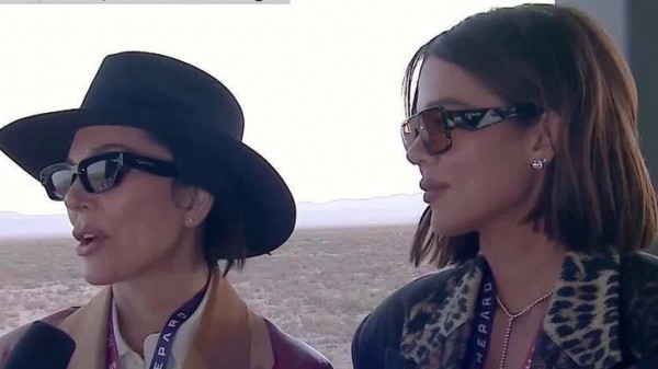 Katy Perry floats in space as part of star-studded all-female Blue Origin mission Katy Perry floats in space as part of star-studded all-female Blue Origin mission