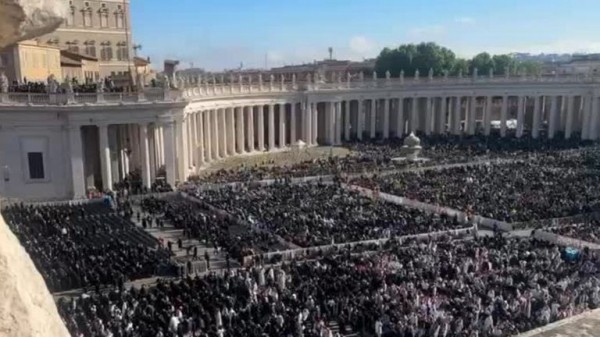 Pope Francis funeral: 250,000 people bid farewell to pontiff who said 'build bridges, not walls' Pope Francis funeral: 250,000 people bid farewell to pontiff who said 'build bridges, not walls'