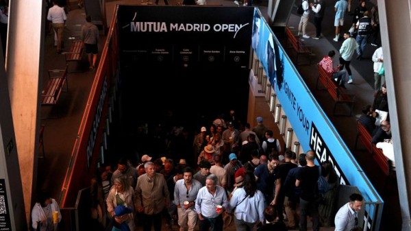 Power returning in Spain and Portugal after large parts hit by blackout - but what caused it? Power returning in Spain and Portugal after large parts hit by blackout - but what caused it?