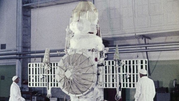 Half-tonne piece of Soviet rocket may have crashed through atmosphere over south of England Half-tonne piece of Soviet rocket may have crashed through atmosphere over south of England