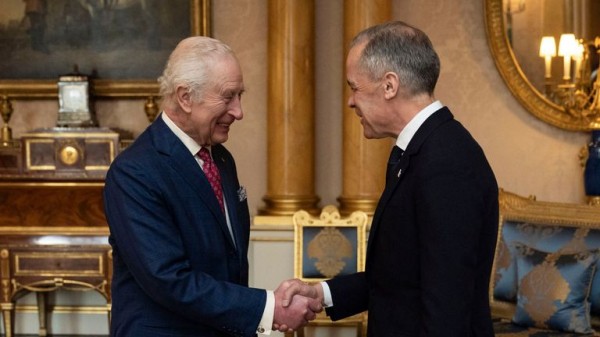King left as 'piggy in the middle' over Canada-US stand-off King left as 'piggy in the middle' over Canada-US stand-off