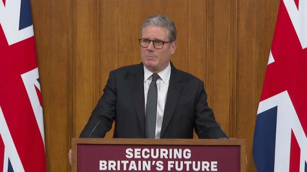 Net migration halves in UK, new data shows Net migration halves in UK, new data shows