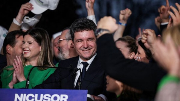 Nicusor Dan beats hard-right favourite George Simion in Romanian election