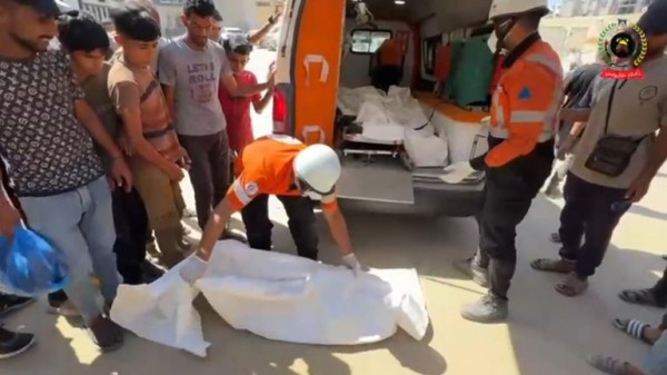 Nine of Gazan doctor's 10 children killed in Israeli strike on Khan Younis Nine of Gazan doctor's 10 children killed in Israeli strike on Khan Younis