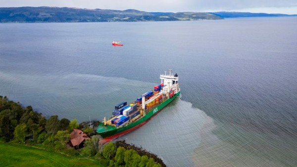 Seriously deep sleeper not woken up by ship crashing in his garden Seriously deep sleeper not woken up by ship crashing in his garden