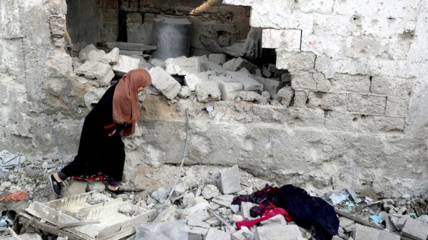 UN's Antonio Guterres condemns 'teaspoon' of aid allowed into Gaza after dozens die in airstrikes UN's Antonio Guterres condemns 'teaspoon' of aid allowed into Gaza after dozens die in airstrikes