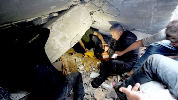 UN's Antonio Guterres condemns 'teaspoon' of aid allowed into Gaza after dozens die in airstrikes UN's Antonio Guterres condemns 'teaspoon' of aid allowed into Gaza after dozens die in airstrikes