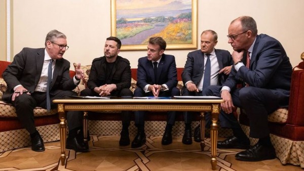Zelenskyy offers to meet Putin in Turkey - as Trump urges Ukraine to hold talks with Russia Zelenskyy offers to meet Putin in Turkey - as Trump urges Ukraine to hold talks with Russia