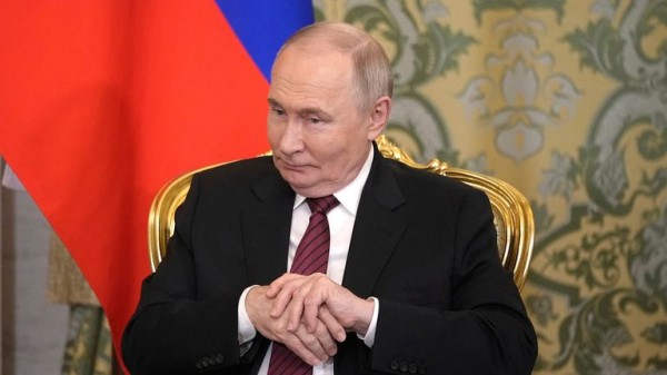 Zelenskyy offers to meet Putin in Turkey - as Trump urges Ukraine to hold talks with Russia Zelenskyy offers to meet Putin in Turkey - as Trump urges Ukraine to hold talks with Russia