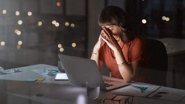 Your brain physically changes when you work too much, scientists warn Your brain physically changes when you work too much, scientists warn