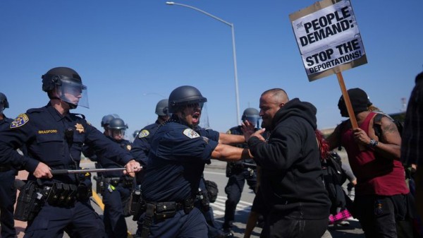 Los Angeles protests: Curfew comes into force - as California's governor steps up his attack on Donald Trump Los Angeles protests: Curfew comes into force - as California's governor steps up his attack on Donald Trump