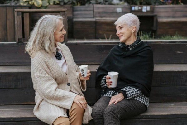 Midlife coffee drinkers enjoy healthier old age, study finds