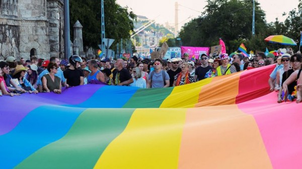 Thousands defy ban to join Pride march in Budapest