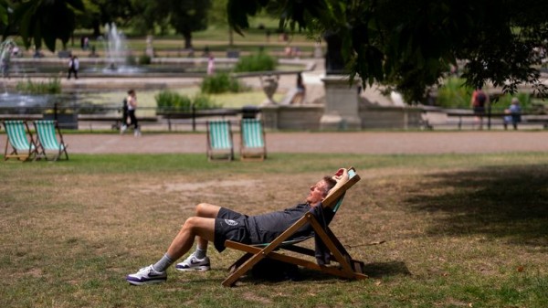 UK weather: Yellow heat health alerts issued for most of England, as forecast reveals where it will hit 33C UK weather: Yellow heat health alerts issued for most of England, as forecast reveals where it will hit 33C