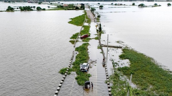 Dozens dead as storm sweeps through the Philippines Dozens dead as storm sweeps through the Philippines
