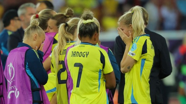 England through to semi-final of Women's Euros after dramatic win over Sweden on penalties