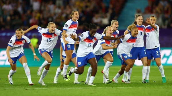 England through to semi-final of Women's Euros after dramatic win over Sweden on penalties