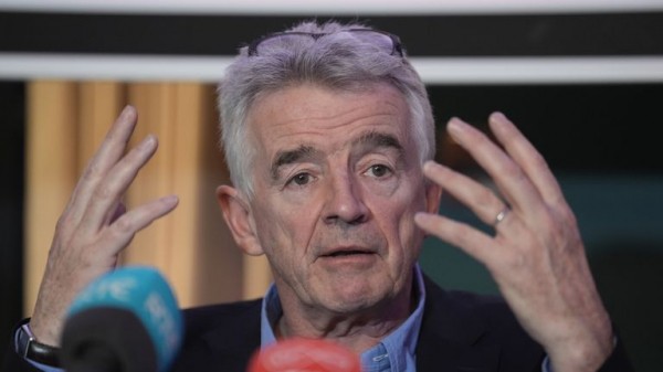 Ryanair urges EU chief to 'quit' over air traffic strike disruption Ryanair urges EU chief to 'quit' over air traffic strike disruption