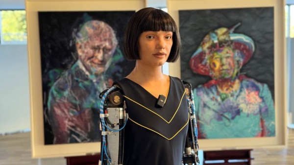 The King and AI: A humanoid robot has painted a picture of Charles. How did it do? The King and AI: A humanoid robot has painted a picture of Charles. How did it do?