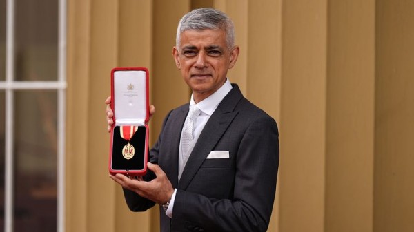 Trump reignites row with 'nasty' Sadiq Khan as Starmer responds