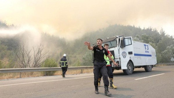 Turkey wildfires: At least 17 killed as thousands flee their homes Turkey wildfires: At least 17 killed as thousands flee their homes