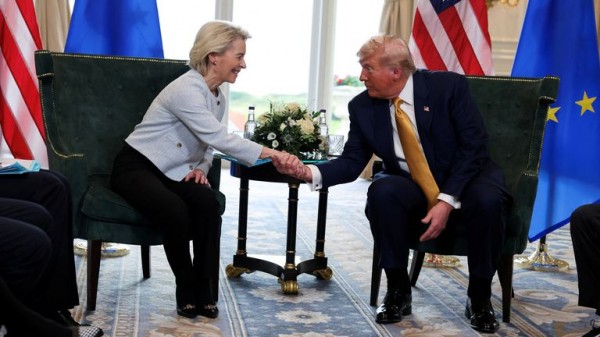 US and EU agree trade deal - with bloc facing 15% tariffs on goods into America US and EU agree trade deal - with bloc facing 15% tariffs on goods into America