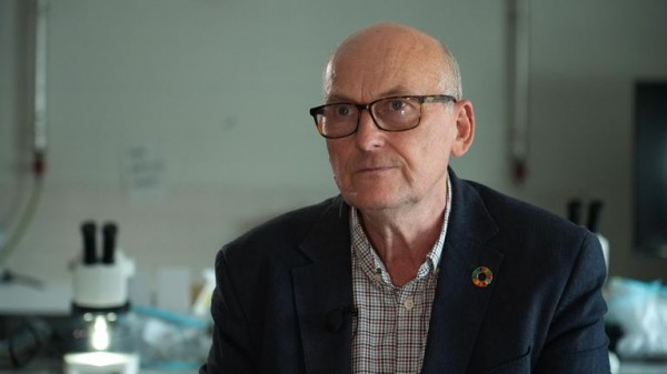 'David and Goliath battle' as talks begin over deal to reduce plastic pollution 'David and Goliath battle' as talks begin over deal to reduce plastic pollution