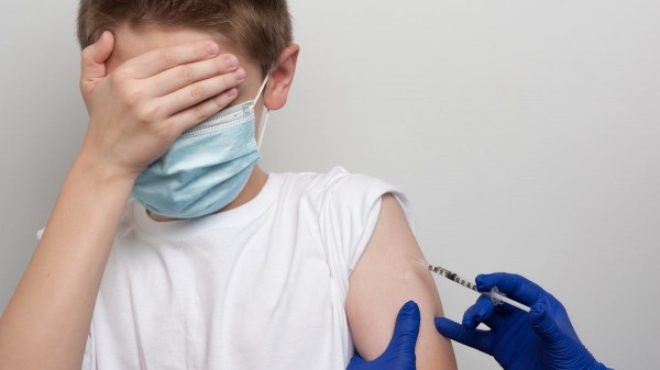Needle-free vaccine method delivers antibodies through dental floss in early study