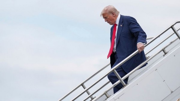 US trade war: The state of play as Trump signs order imposing new tariffs - but there are more delays US trade war: The state of play as Trump signs order imposing new tariffs - but there are more delays