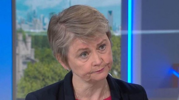 What is the UK-France migrant returns deal, who will be returned and how many?