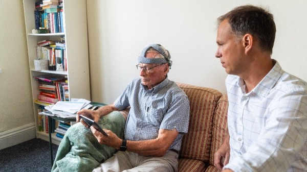 Early Alzheimer&rsquo;s signs detected in 3 minutes with new brainwave test