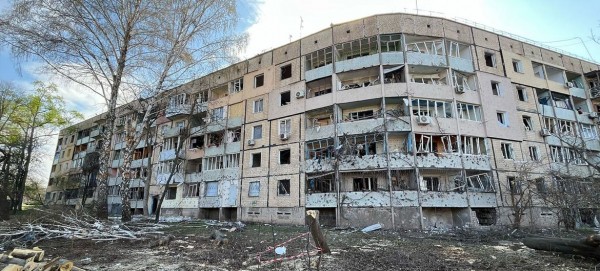 Civilians in Ukraine face death and injury amid new attacks
Civilians in Ukraine face death and injury amid new attacks