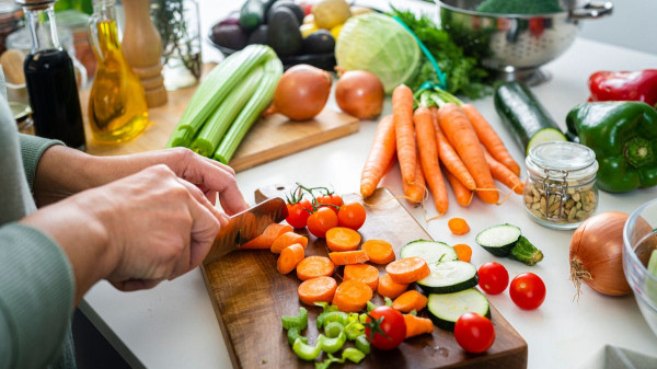 Doctor warns many Americans eat 'food-like substances,' not real food Doctor warns many Americans eat 'food-like substances,' not real food