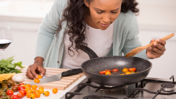 Doctor warns many Americans eat 'food-like substances,' not real food Doctor warns many Americans eat 'food-like substances,' not real food