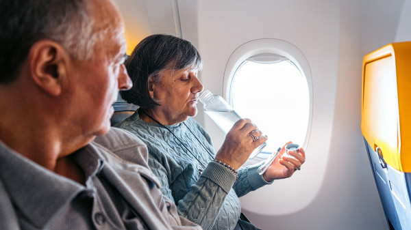 Flight passengers warned as airline water systems test positive for contamination Flight passengers warned as airline water systems test positive for contamination