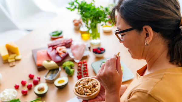 Doctor warns many Americans eat 'food-like substances,' not real food Doctor warns many Americans eat 'food-like substances,' not real food